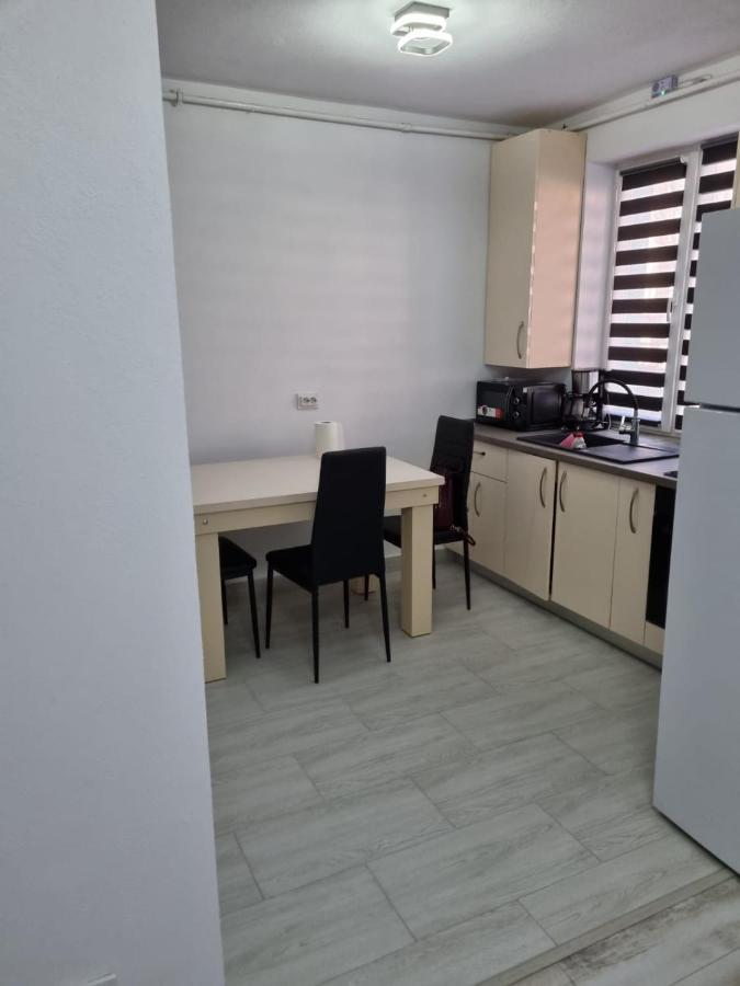 Luxury Apartament Curtea de Argeş Exterior foto